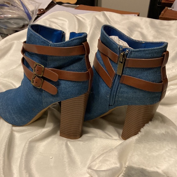 Booties- size6.5 - Picture 3 of 7